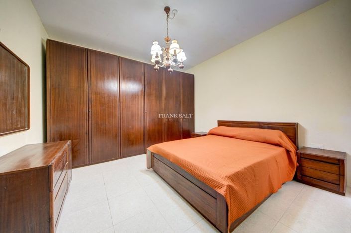 Image No.9-3 Bed Property for sale