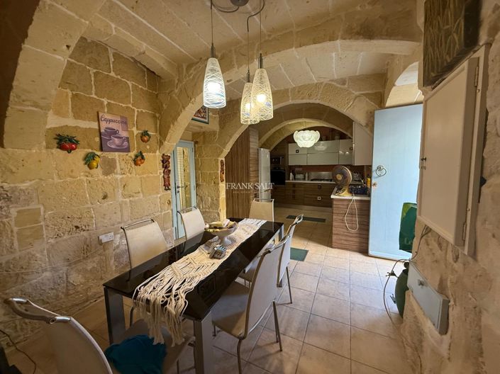 Image No.4-Propriété de 4 chambres à vendre à Gharb