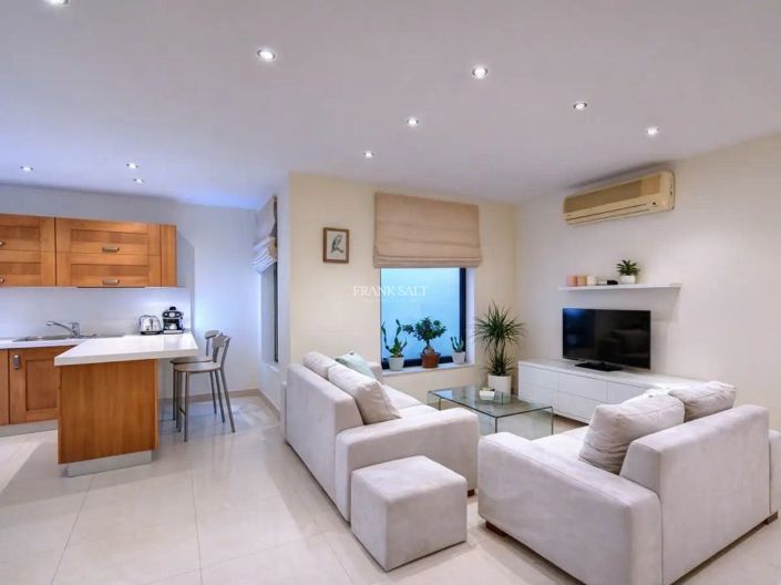 Image No.5-3 Bed Property for sale