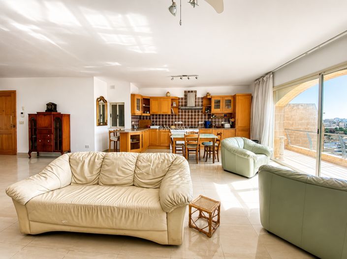 Image No.2-3 Bed Property for sale