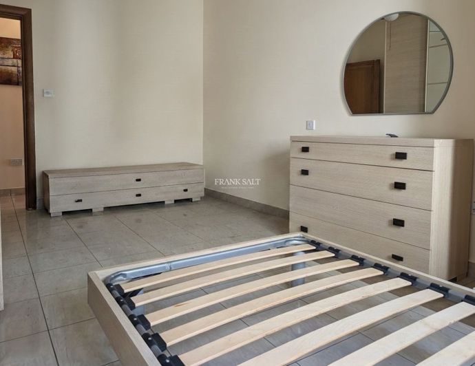 Image No.10-3 Bed Property for sale