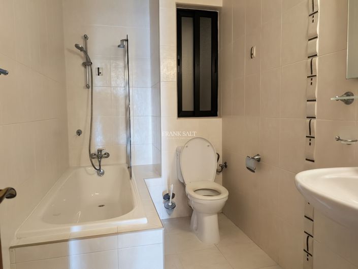 Image No.11-3 Bed Property for sale