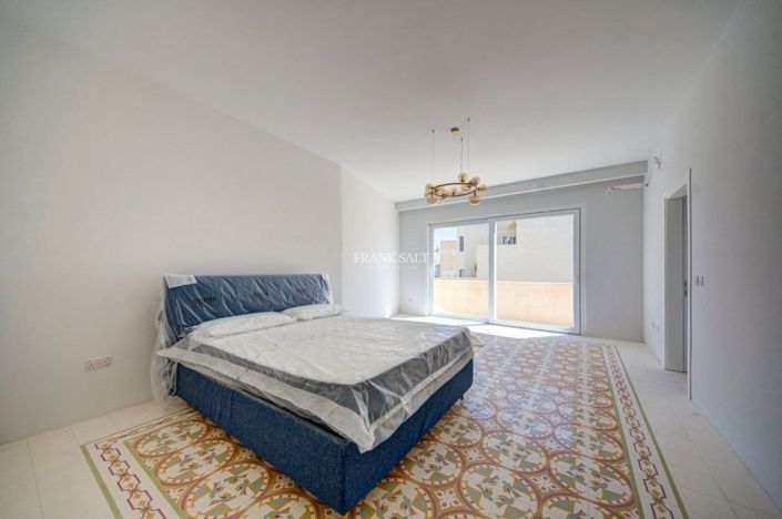 Image No.21-4 Bed Property for sale