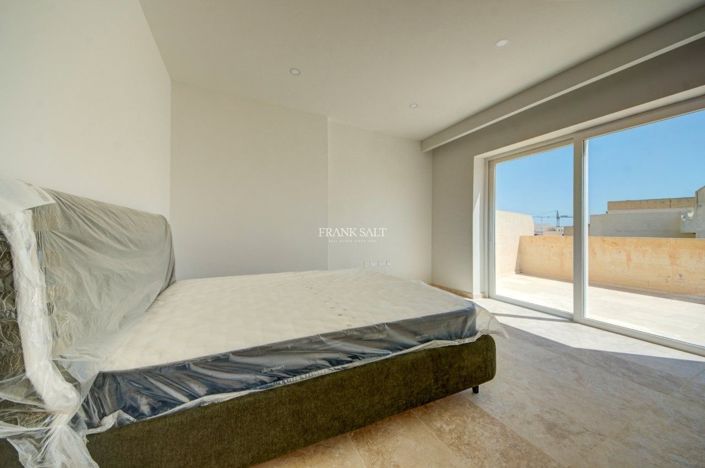 Image No.23-4 Bed Property for sale