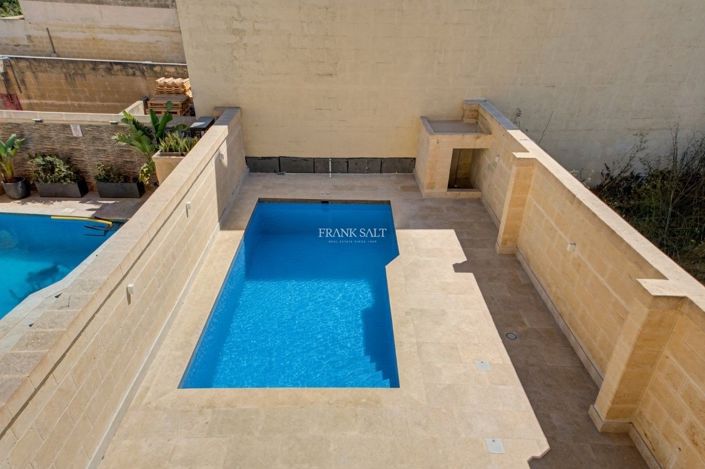 Image No.30-4 Bed Property for sale