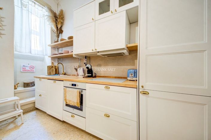 Image No.18-2 Bed Property for sale