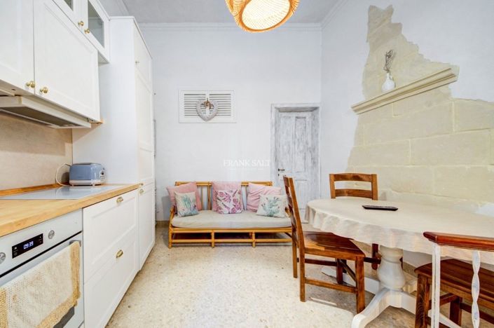 Image No.20-2 Bed Property for sale