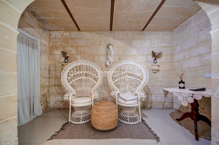 Image No.29-2 Bed Property for sale