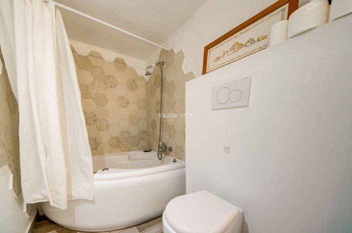 Image No.38-2 Bed Property for sale