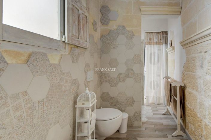 Image No.8-2 Bed Property for sale