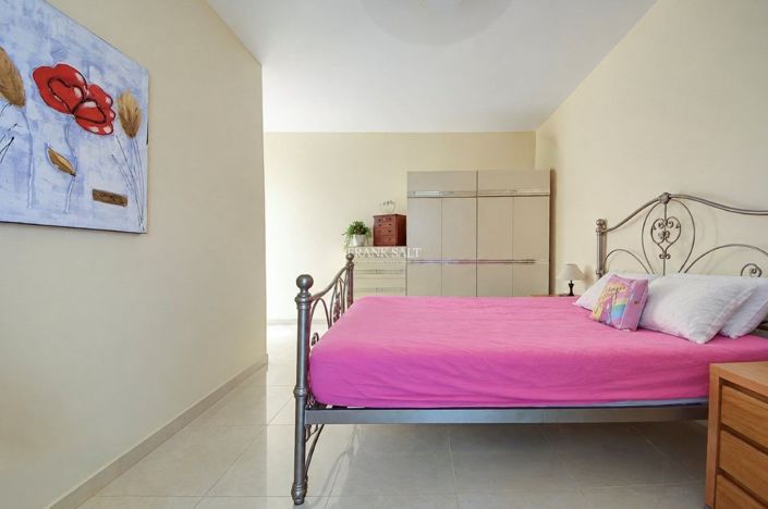 Image No.14-3 Bed Property for sale