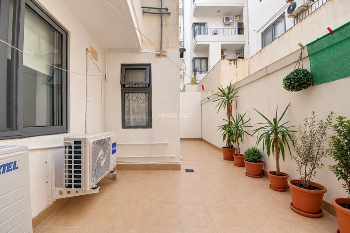 Image No.3-3 Bed Property for sale