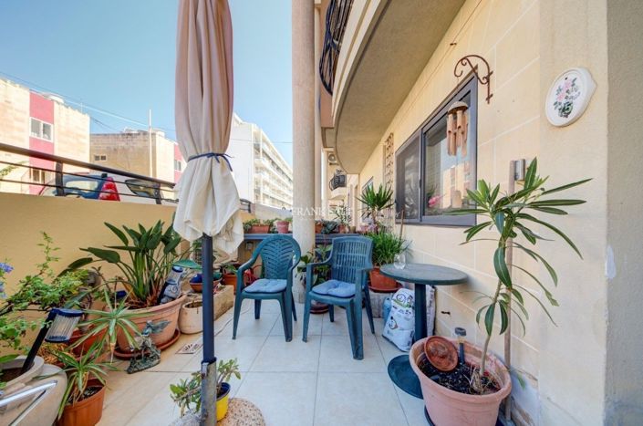 Image No.5-3 Bed Property for sale