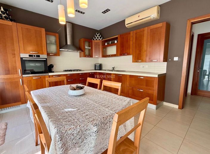 Image No.4-3 Bed Property for sale