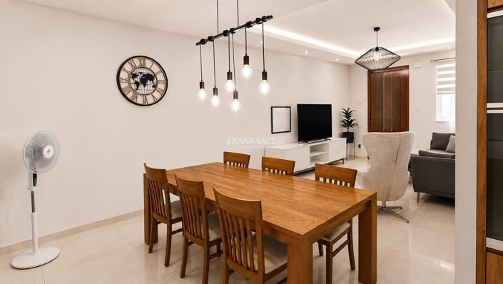 Image No.4-3 Bed Property for sale