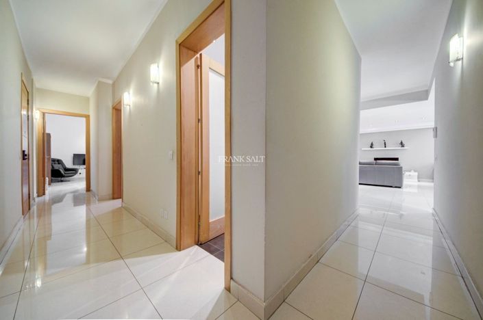 Image No.17-Propriété de 3 chambres à vendre à Sliema