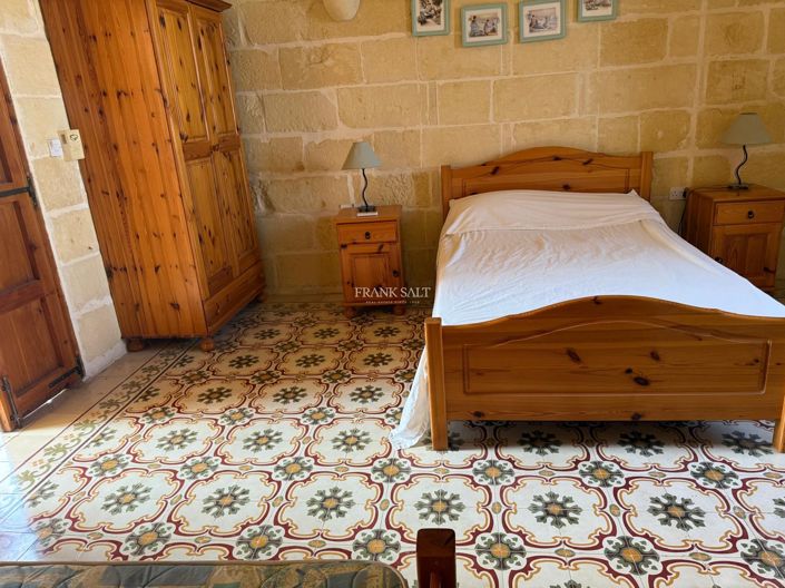 Image No.15-3 Bed Property for sale