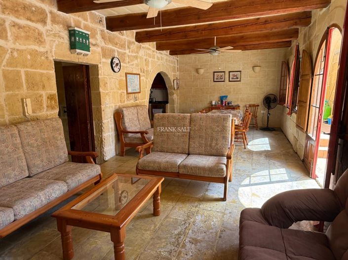 Image No.9-3 Bed Property for sale