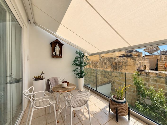 Image No.10-3 Bed Property for sale