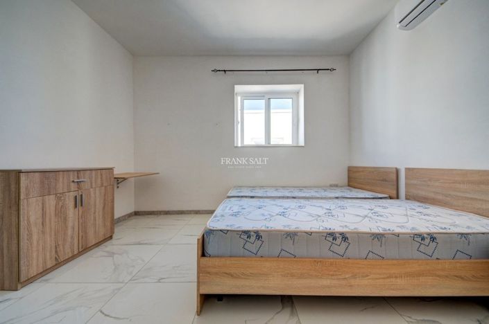 Image No.19-3 Bed Property for sale
