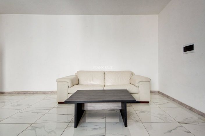 Image No.8-3 Bed Property for sale