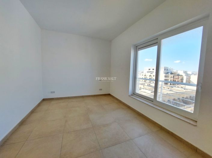 Image No.4-Propriété de 3 chambres à vendre