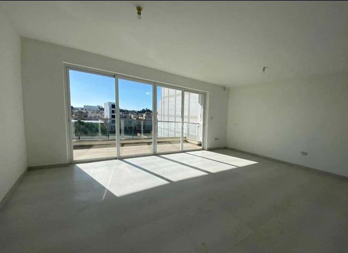 Image No.3-3 Bed Property for sale