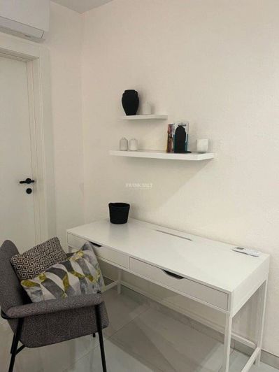 Image No.12-2 Bed Property for sale
