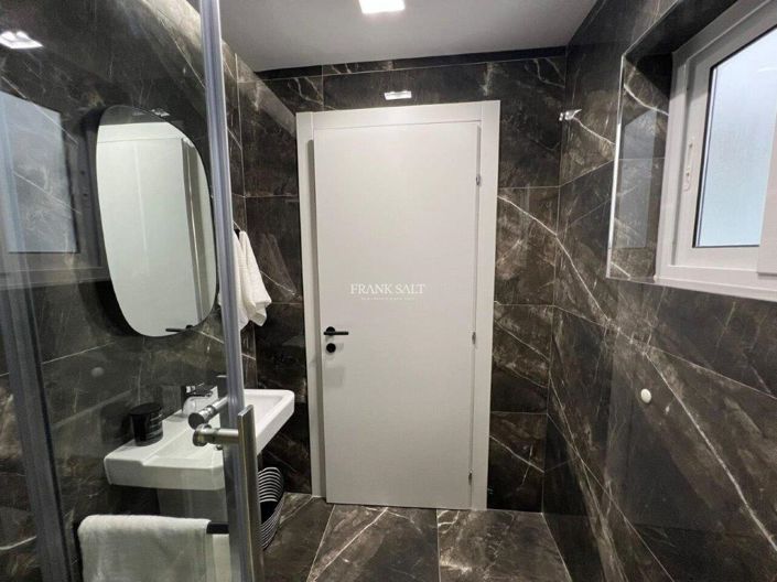 Image No.19-2 Bed Property for sale