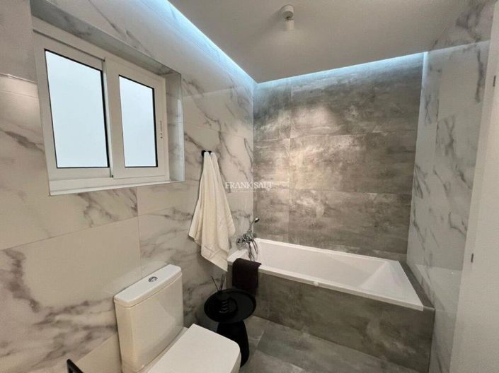 Image No.22-2 Bed Property for sale