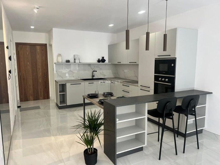 Image No.7-2 Bed Property for sale