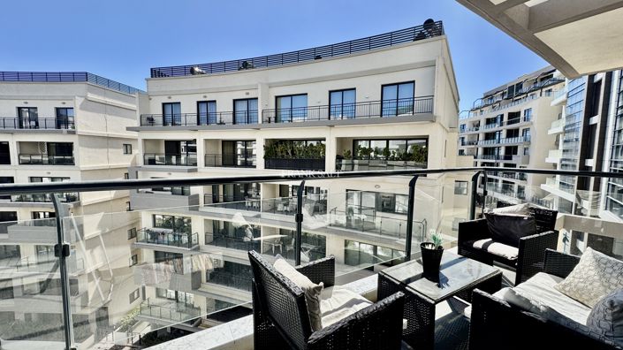 Image No.11-3 Bed Property for sale