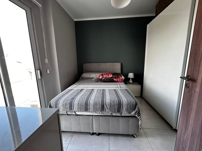 Image No.8-3 Bed Property for sale