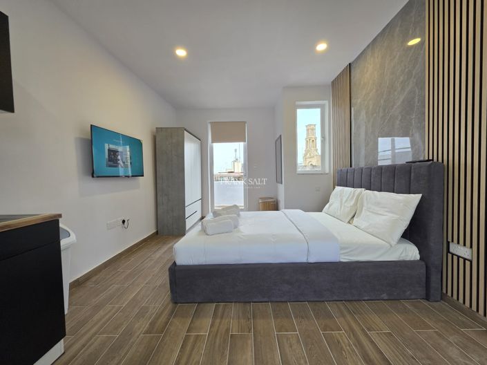 Image No.6-5 Bed Property for sale