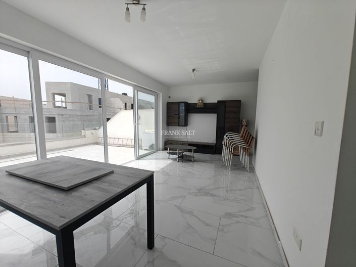 Image No.3-3 Bed Property for sale