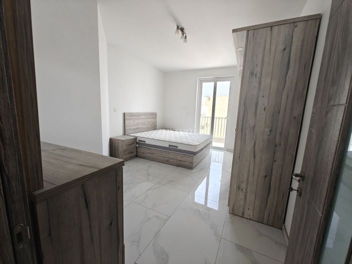 Image No.5-3 Bed Property for sale