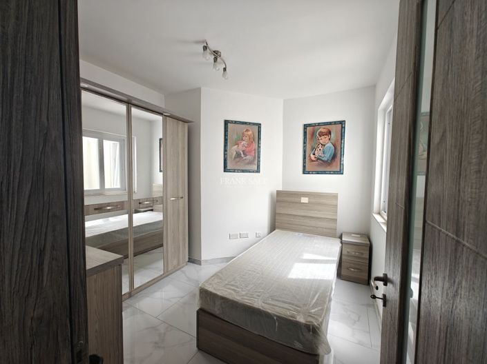 Image No.7-3 Bed Property for sale