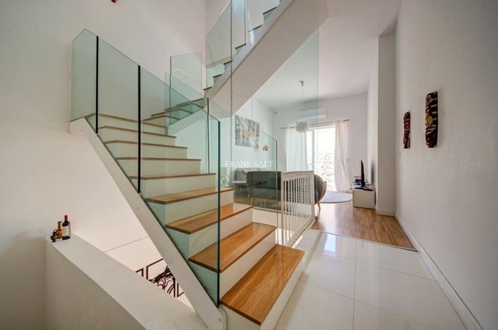 Image No.19-4 Bed Property for sale