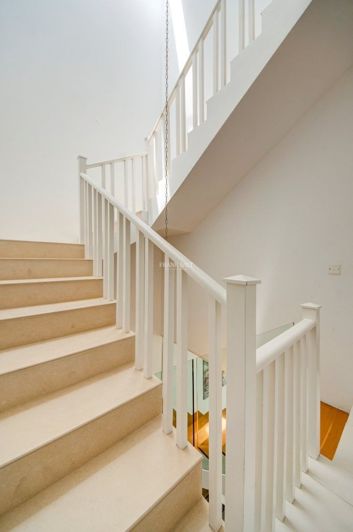 Image No.27-4 Bed Property for sale