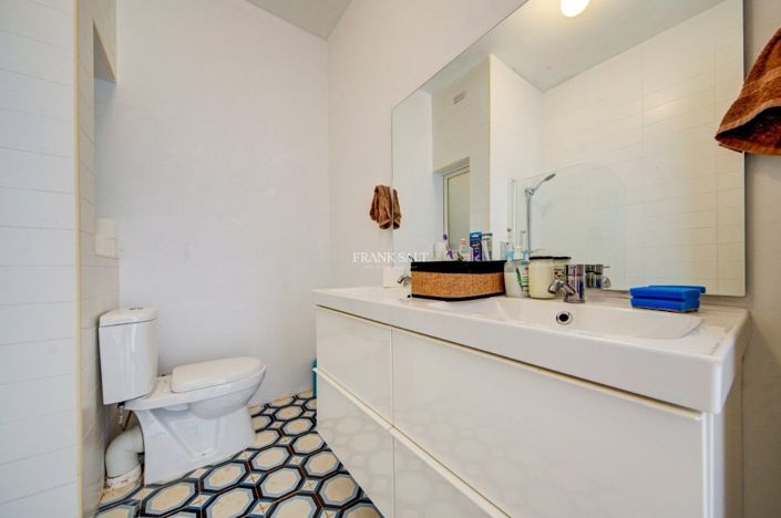Image No.28-4 Bed Property for sale