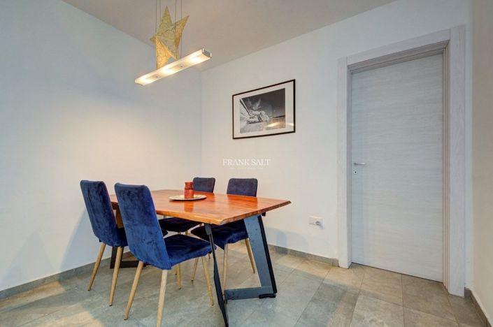 Image No.11-2 Bed Property for sale