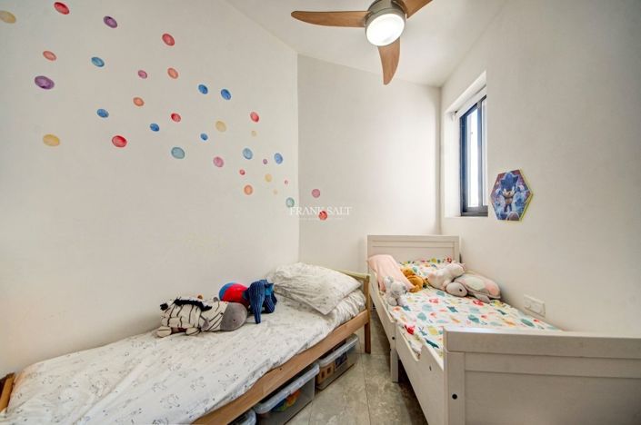 Image No.19-2 Bed Property for sale