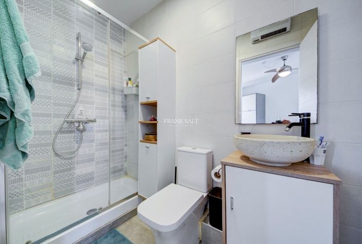 Image No.25-2 Bed Property for sale