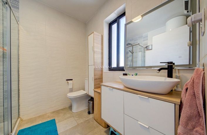 Image No.28-2 Bed Property for sale