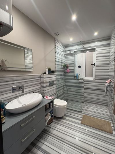 Image No.12-3 Bed Property for sale