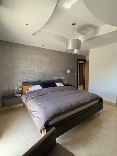 Image No.14-3 Bed Property for sale
