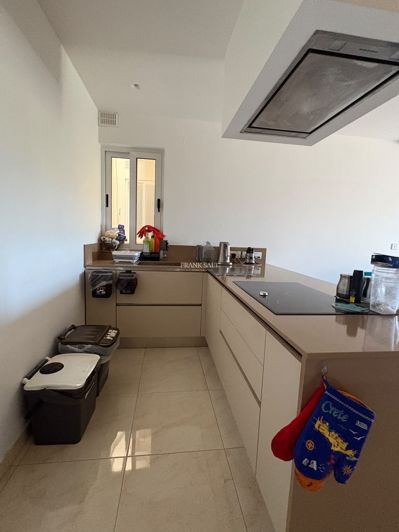 Image No.6-3 Bed Property for sale