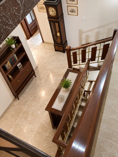 Image No.5-Propriété de 4 chambres à vendre