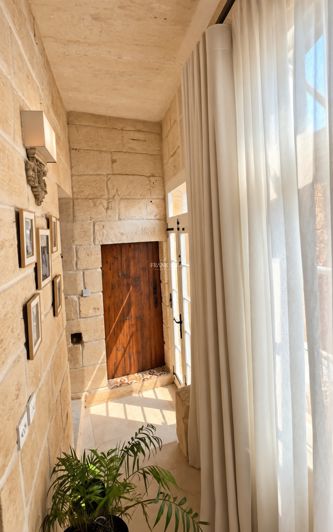 Image No.8-3 Bed Property for sale