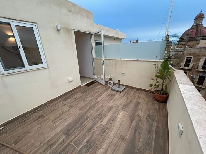 Image No.11-2 Bed Property for sale